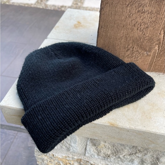 Timberland Classic Black Beanie - Picture 3 of 4